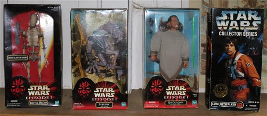 Four Star Wars figures(-)